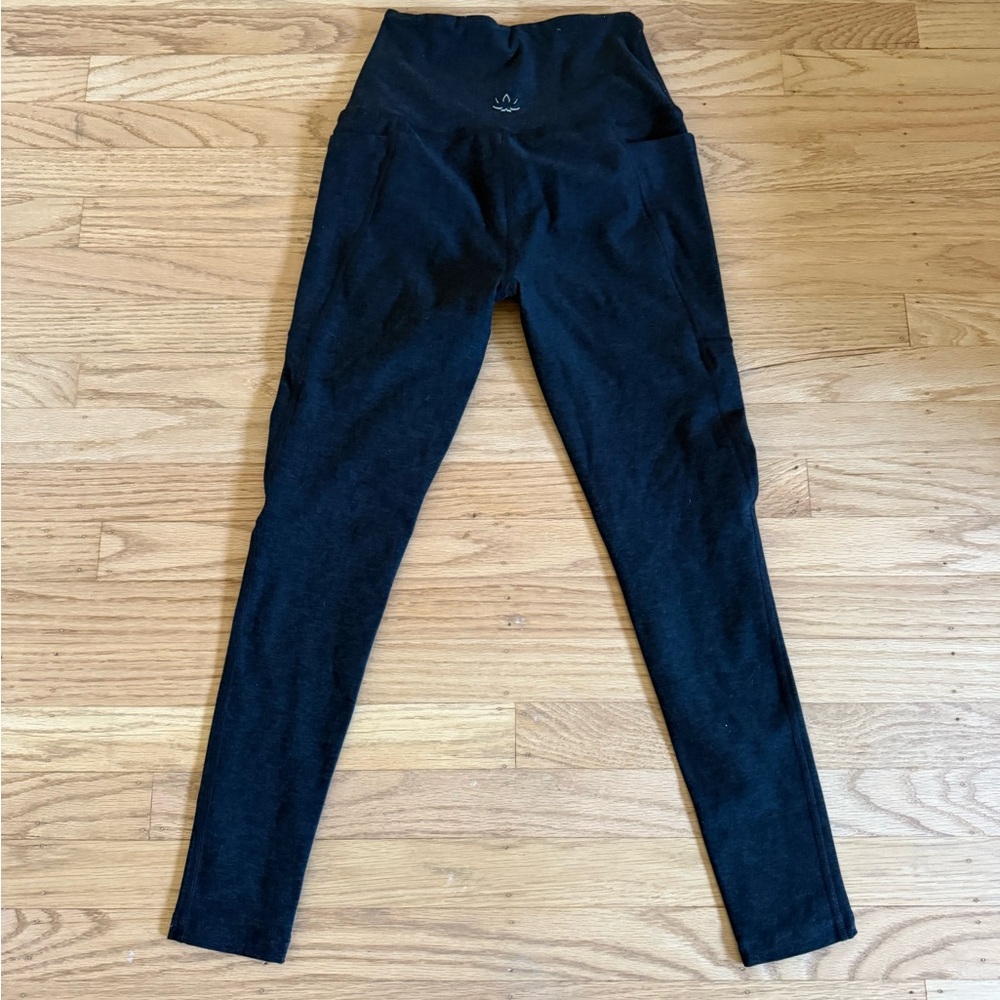 NWOT Beyond Yoga Space Dye leggings with pockets